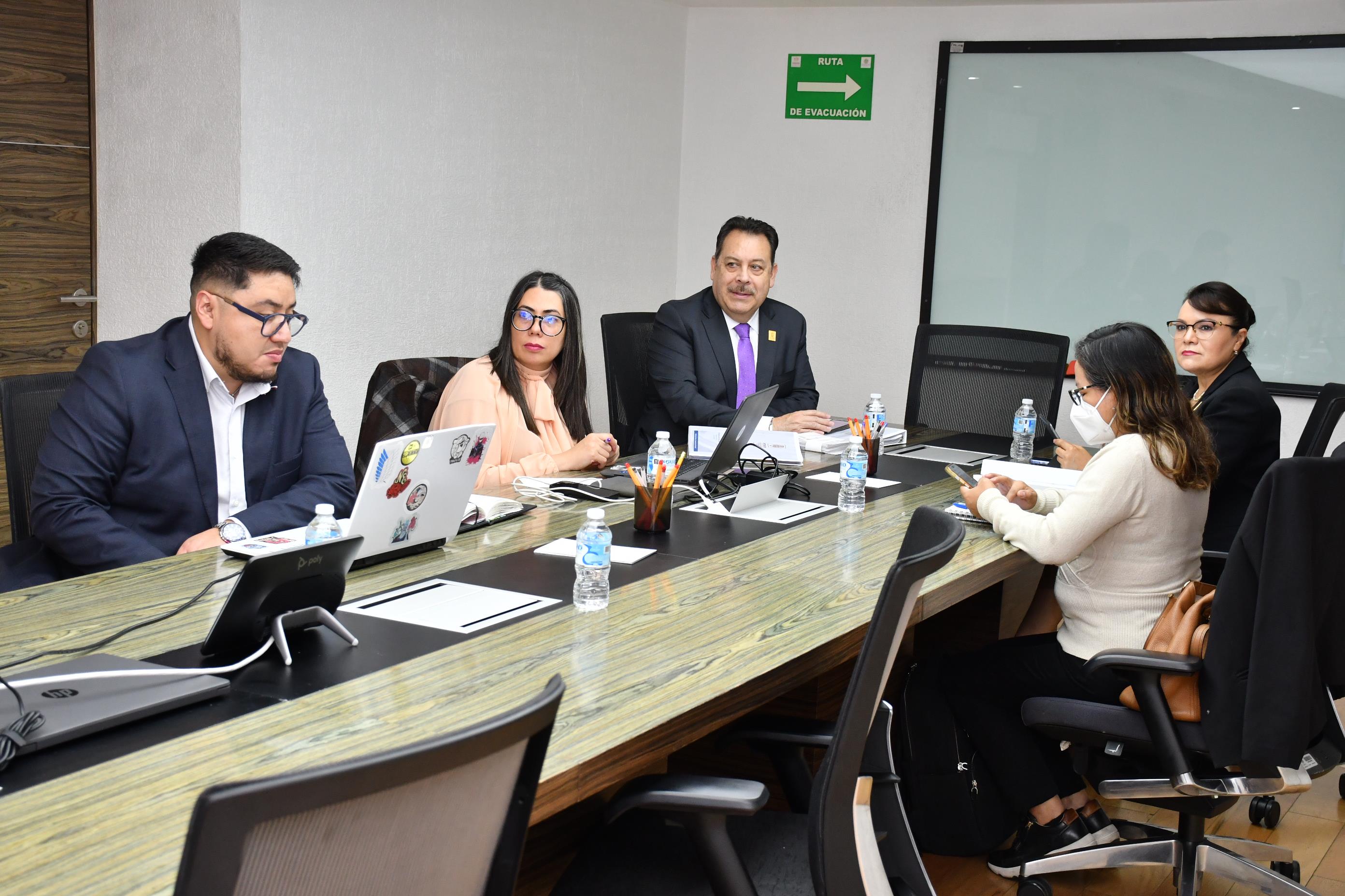 Reunión de trabajo con la Licenciada Marisol Plascencia Reyes, Subdirectora de Personal en el ISSSTE